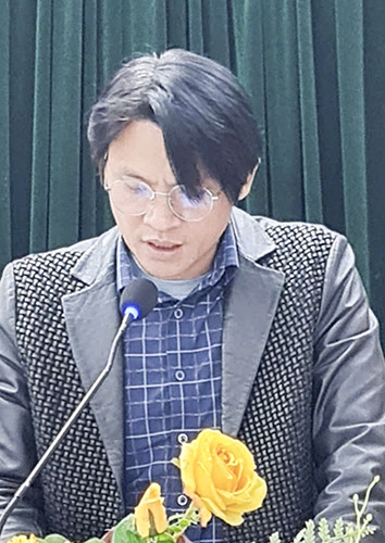 “Thầy già, con hát cũng già” -0