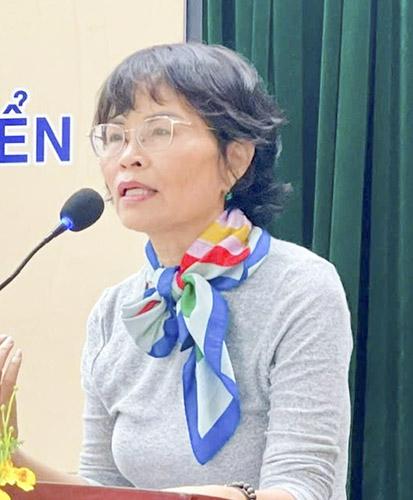 “Thầy già, con hát cũng già” -1