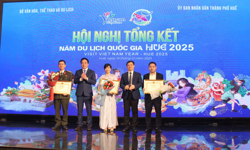 Năm Du lịch quốc gia 2025 góp phần phát triển mạnh mẽ ngành du lịch Việt Nam -0