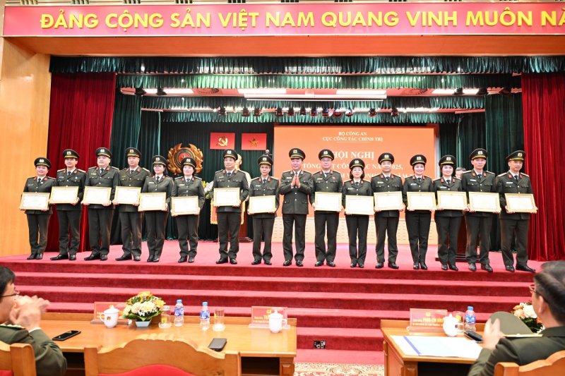 Cục Công tác chính trị thực hiện tốt công tác giáo dục chính trị tư tưởng -0