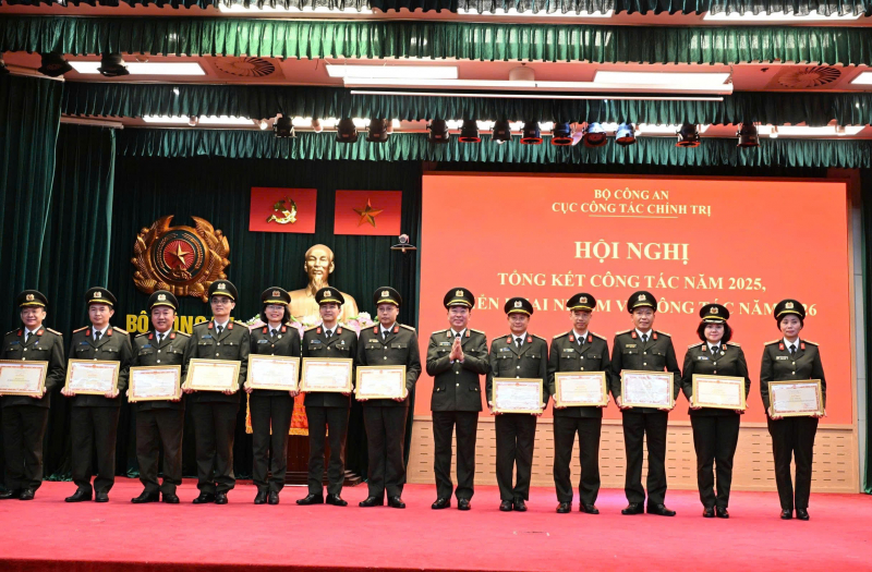 Cục Công tác chính trị thực hiện tốt công tác giáo dục chính trị tư tưởng -0