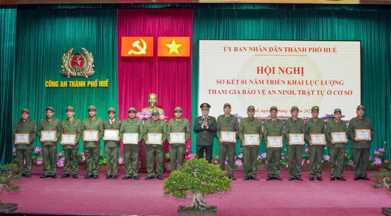 Tiếp tục phát huy hiệu quả lực lượng bảo vệ ANTT cơ sở tại TP Huế -0