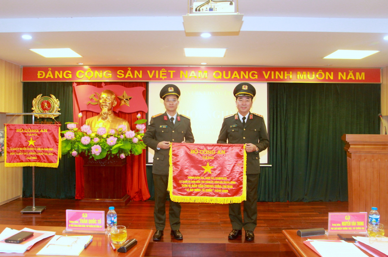 Hoàn thành nhiều nhiệm vụ lớn, đột xuất về công tác kiểm tra, giám sát trong CAND -1