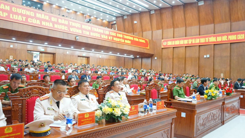 Công an TP Đà Nẵng nỗ lực vượt bậc, hoàn thành xuất sắc nhiệm vụ năm 2025 -0