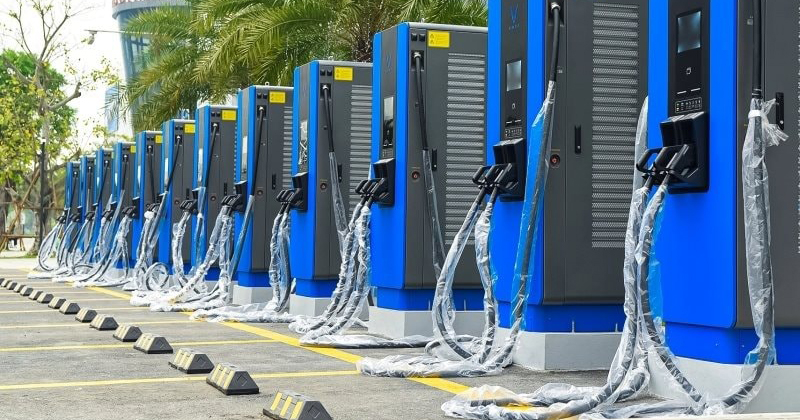 Sức hút trong đầu tư xây dựng trạm sạc, tủ đổi pin  -0