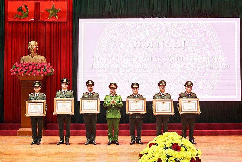 Thứ trưởng Nguyễn Văn Long dự Hội nghị tổng kết công tác tại Công an tỉnh Bắc Ninh -0