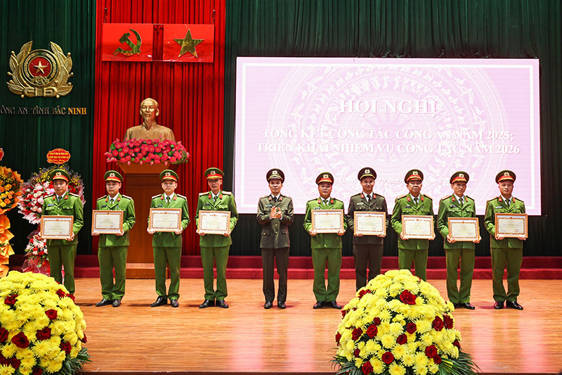 Thứ trưởng Nguyễn Văn Long dự Hội nghị tổng kết công tác tại Công an tỉnh Bắc Ninh -0