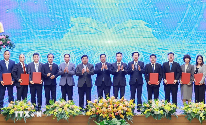 Thủ tướng: Phát triển kinh tế số, xã hội số, công dân số với 