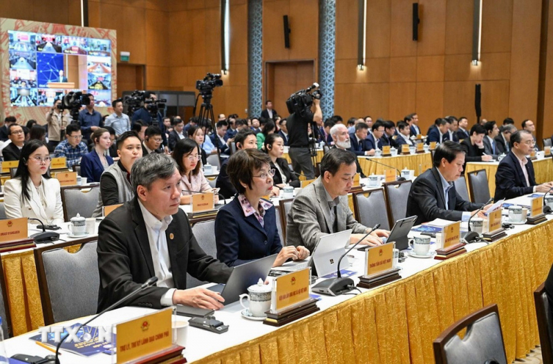 Thủ tướng: Phát triển kinh tế số, xã hội số, công dân số với 