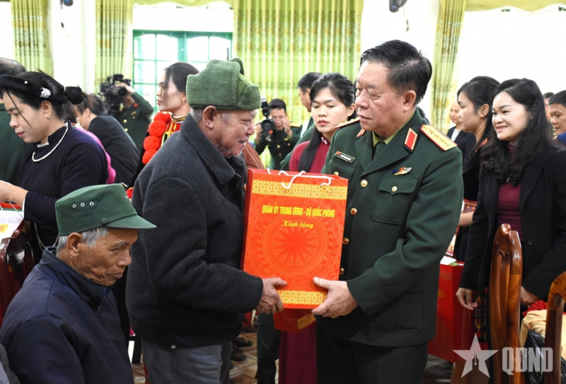 Đại tướng Nguyễn Trọng Nghĩa chủ trì các hoạt động về nguồn, tri ân tại tỉnh Cao Bằng -0