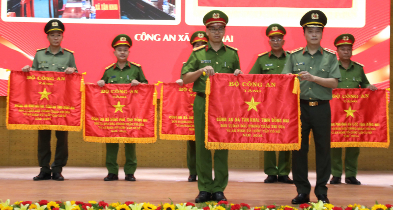 Công an Đồng Nai tập trung hơn nữa trong đấu tranh với tội phạm trên không gian mạng  -0