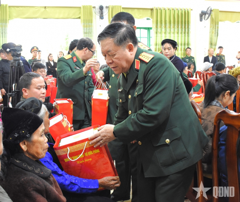 Đại tướng Nguyễn Trọng Nghĩa chủ trì các hoạt động về nguồn, tri ân tại tỉnh Cao Bằng -0