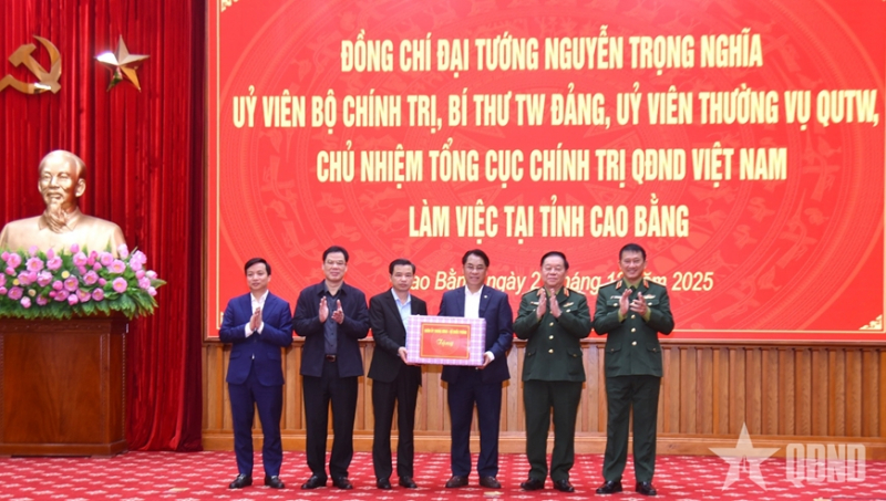 Đại tướng Nguyễn Trọng Nghĩa chủ trì các hoạt động về nguồn, tri ân tại tỉnh Cao Bằng -0