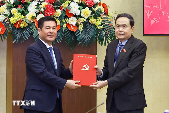 Đồng chí Nguyễn Hồng Diên giữ chức Phó Bí thư chuyên trách Đảng ủy Quốc hội -0