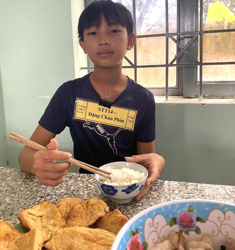 Hàng nghìn học sinh Đắk Lắk vẫn chưa nhận được tiền từ chương trình “Nuôi em” -0