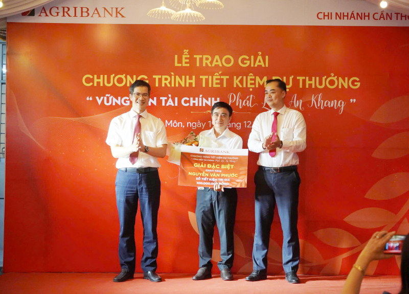Agribank Cần Thơ trao giải chương trình dự thưởng 