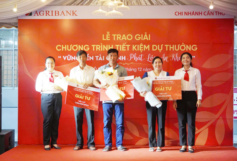 Agribank Cần Thơ trao giải chương trình dự thưởng 