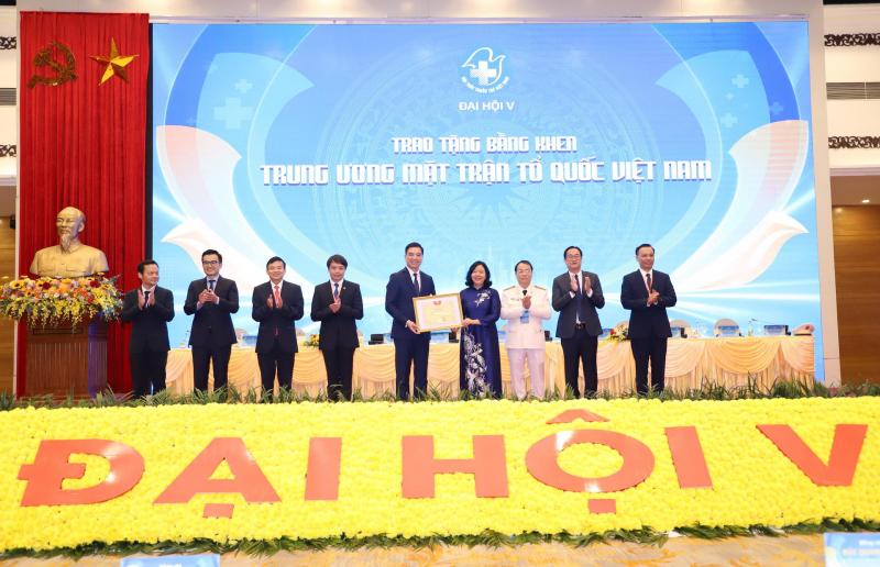 Thầy thuốc trẻ xung kích, tình nguyện đến vùng sâu, vùng xa vì sức khỏe cộng đồng -0