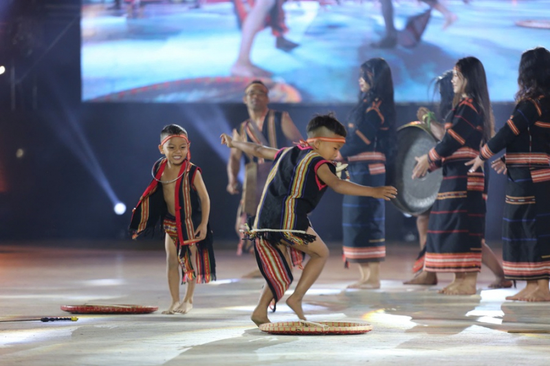 500 nghệ nhân Đông Nam Á hòa âm giai điệu cồng chiêng -0