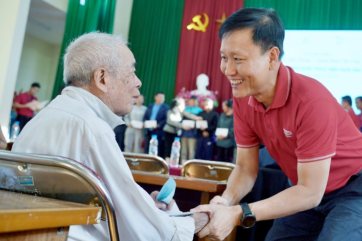 Dai-ichi Life Việt Nam hỗ trợ 3,8 tỷ đồng cho người dân tái thiết cuộc sống sau thiên tai -0