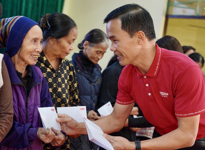 Dai-ichi Life Việt Nam hỗ trợ 3,8 tỷ đồng cho người dân tái thiết cuộc sống sau thiên tai -0