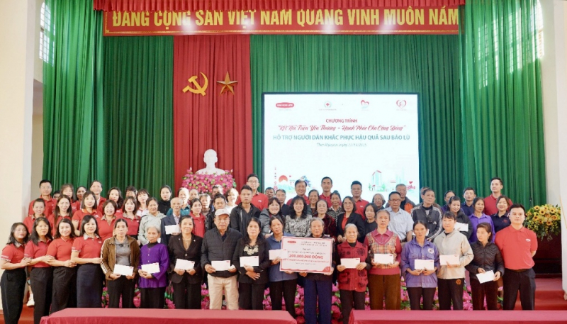 Dai-ichi Life Việt Nam hỗ trợ 3,8 tỷ đồng cho người dân tái thiết cuộc sống sau thiên tai -0