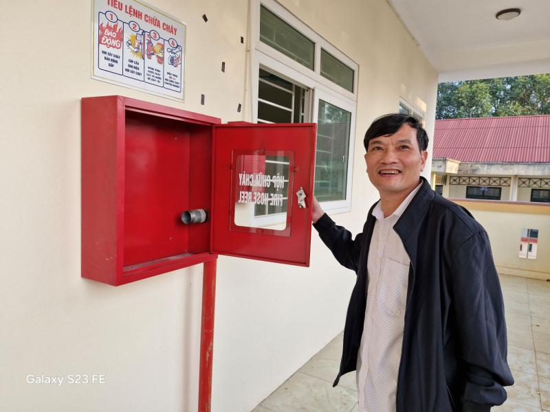 Vì sao 12 phòng học xây xong “đắp chiếu”, học sinh phải học nhờ? -0