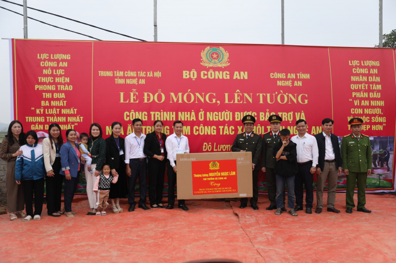 Bộ Công an:  Tổ chức Lễ hoàn thổ, dâng hương tri ân tưởng nhớ các anh hùng, liệt sỹ tại Đền thờ và Nghĩa trang Liệt sĩ Yên Thành -0