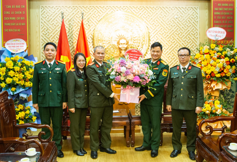 Báo CAND chúc mừng Báo QĐND -0