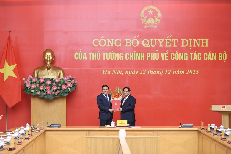 Thủ tướng trao Quyết định giao Quyền Bộ trưởng Bộ Công Thương -0