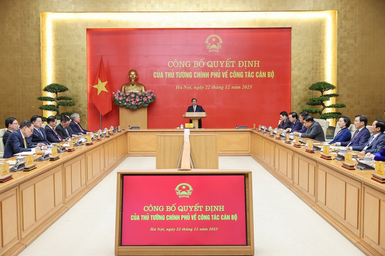 Thủ tướng trao Quyết định giao Quyền Bộ trưởng Bộ Công Thương -1