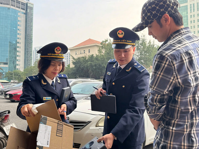 z7303900025111_ec8672f9446856c01bf3838a3eb7dd46.jpg -0