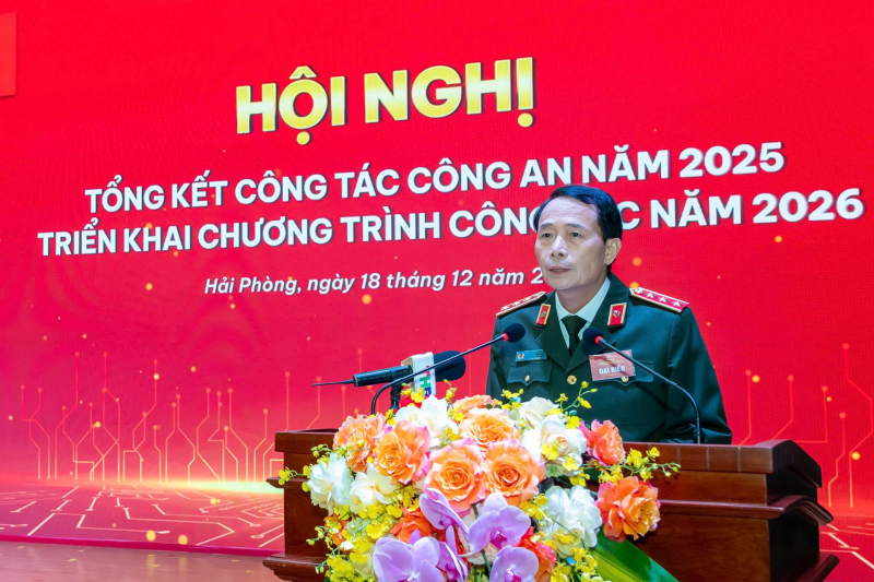 Hai phong Police review task performance in 2025 -0