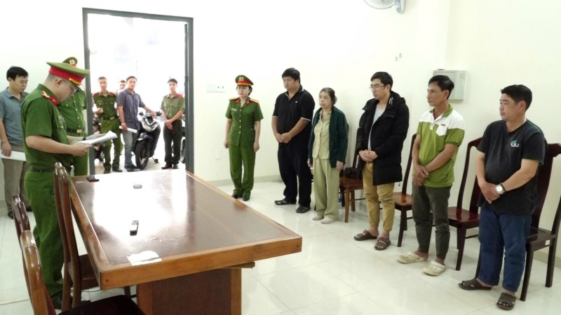 1 người tử nạn trên trụ điện trung thế, 5 người bị khởi tố với 2 nhóm tội danh -0