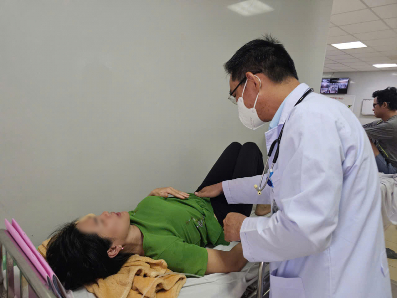 TP Hồ Chí Minh: Lại xảy ra vụ ngộ độc thực phẩm, nghi do ăn bánh mì -0