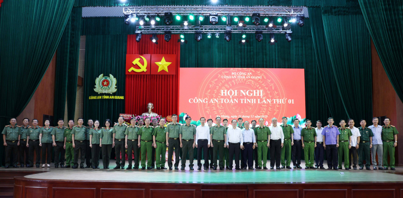 Công an tỉnh An Giang quyết tâm giữ vững ổn định, an ninh, an toàn để tỉnh nhà phát triển -0