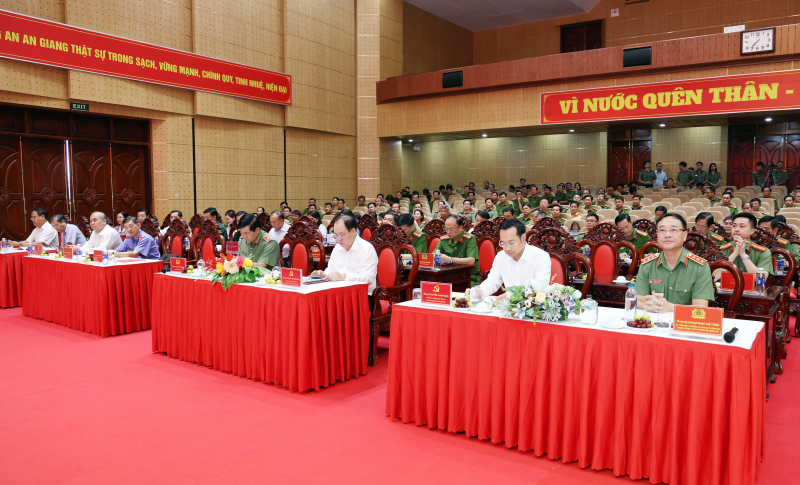 Công an tỉnh An Giang quyết tâm giữ vững ổn định, an ninh, an toàn để tỉnh nhà phát triển -0