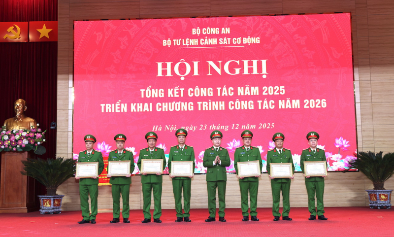 Phát huy vai trò lãnh đạo toàn diện các mặt công tác của lực lượng Cảnh sát cơ động -0