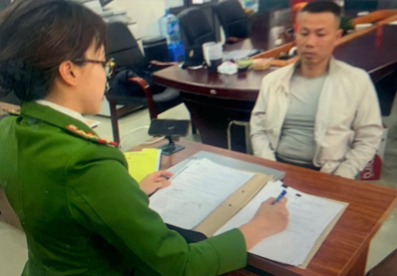 Tạm giữtài xế vụ lật xe ô tô về hành vi sử dụng trái chất ma tuý -0