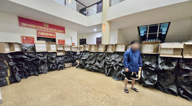 Chặn đứng đường dây vận chuyển gần 70.000 bao thuốc lá lậu trên Quốc lộ 9 -0