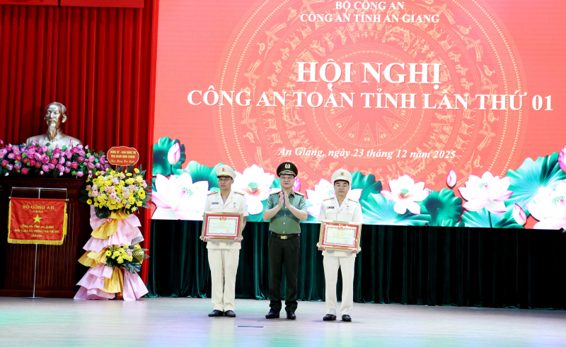 Công an tỉnh An Giang quyết tâm giữ vững ổn định, an ninh, an toàn để tỉnh nhà phát triển -1