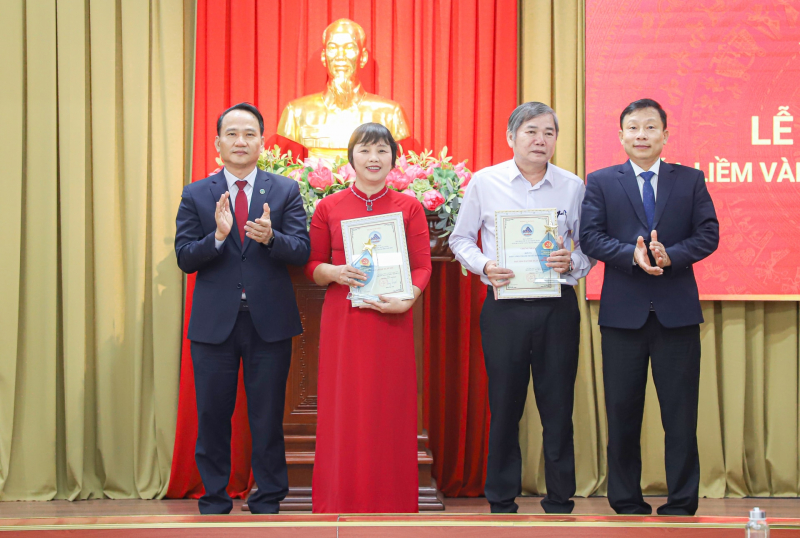 Vệt bài viết về khu thương mại tự do trên Báo CAND đoạt Giải báo chí Búa liềm vàng TP Đà Nẵng năm 2025 -0