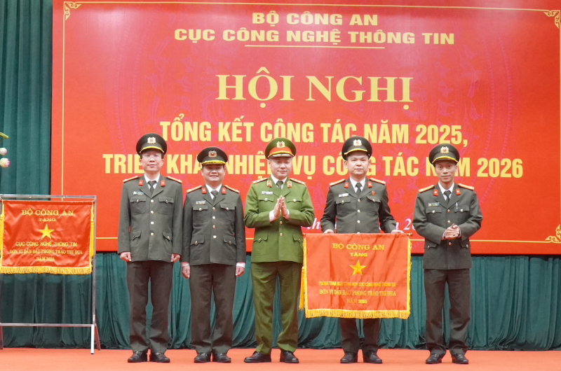 Tập trung nâng cao năng lực, phát triển đội ngũ cán bộ làm công nghệ thông tin chuyên trách có trình độ chuyên sâu -0