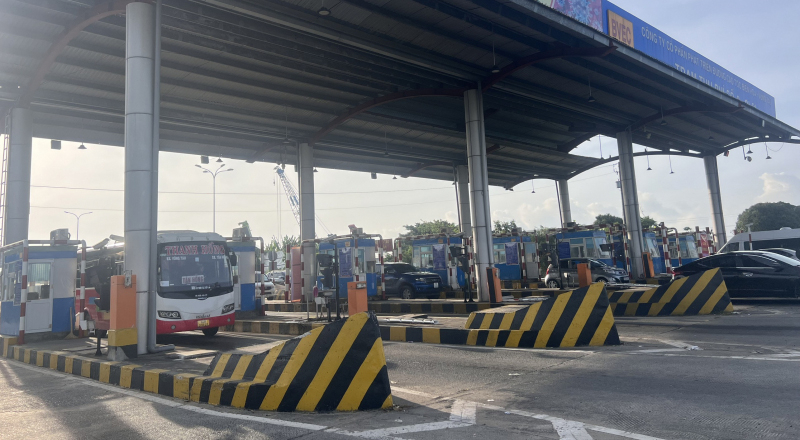 Khẩn trương tháo dỡ trạm thu phí bỏ không trên Quốc lộ 51   -0