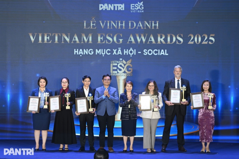 Vietnam ESG Awards 2025 vinh danh Agribank là ngân hàng tiêu biểu phát triển chuỗi giá trị gắn với an sinh xã hội -0