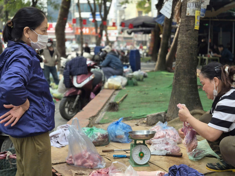 Hàng chục tiểu thương tại chợ Xanh Định Công lo 