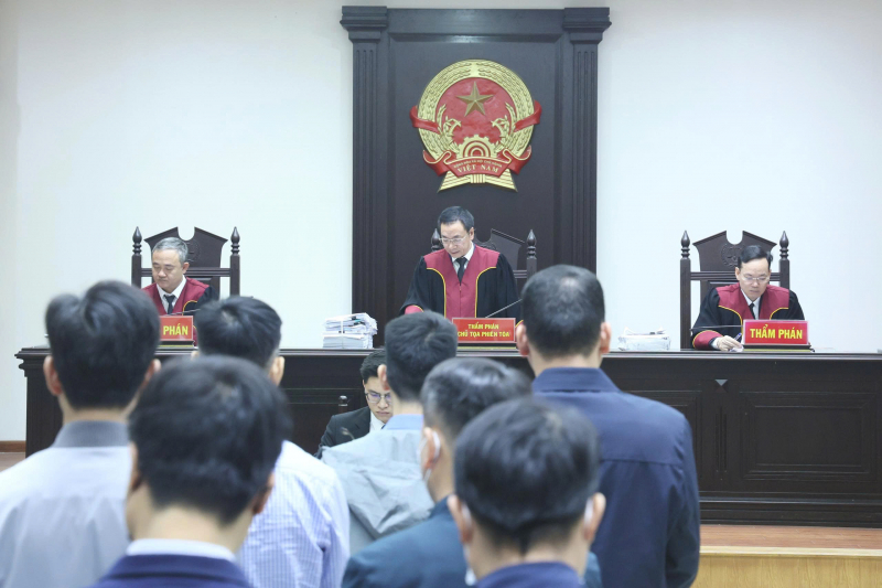 Cựu Phó Chủ nhiệm Văn phòng Quốc hội Phạm Thái Hà được giảm án từ 5 năm 6 tháng tù xuống 4 năm 9 tháng tù -0