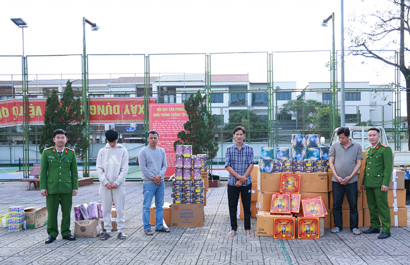 Triệt phá đường dây sản xuất, vận chuyển pháo nổ liên tỉnh -0