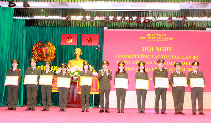 Đưa công tác cán bộ trở thành đòn bẩy, góp phần đạt mục tiêu cao của công tác Công an -1