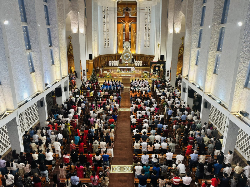 Giữ bình yên mùa Giáng sinh tại Giáo xứ Chánh toà Long Xuyên -0